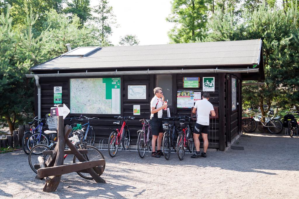 Turisticka Ubytovna Cakle Ústí nad Orlicí Exteriör bild